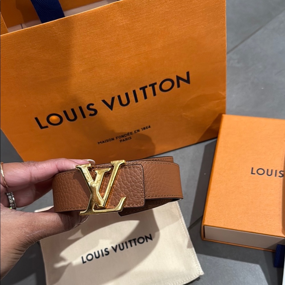 Louis Vuitton Reversible Noir Belt